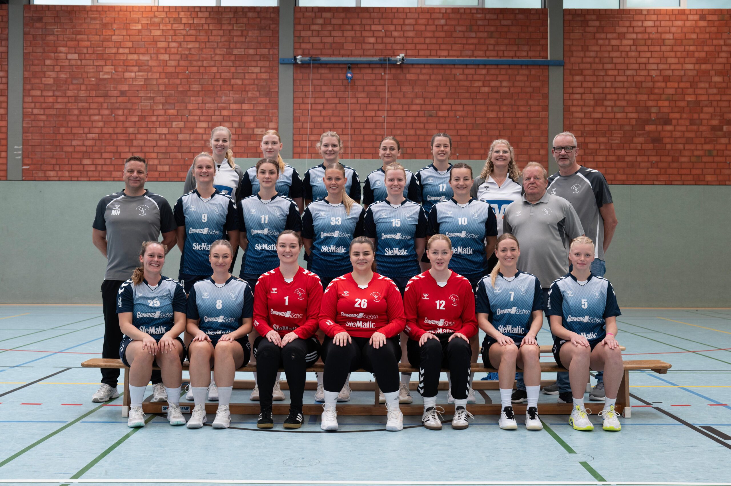 2026-27_Damen1-Foto